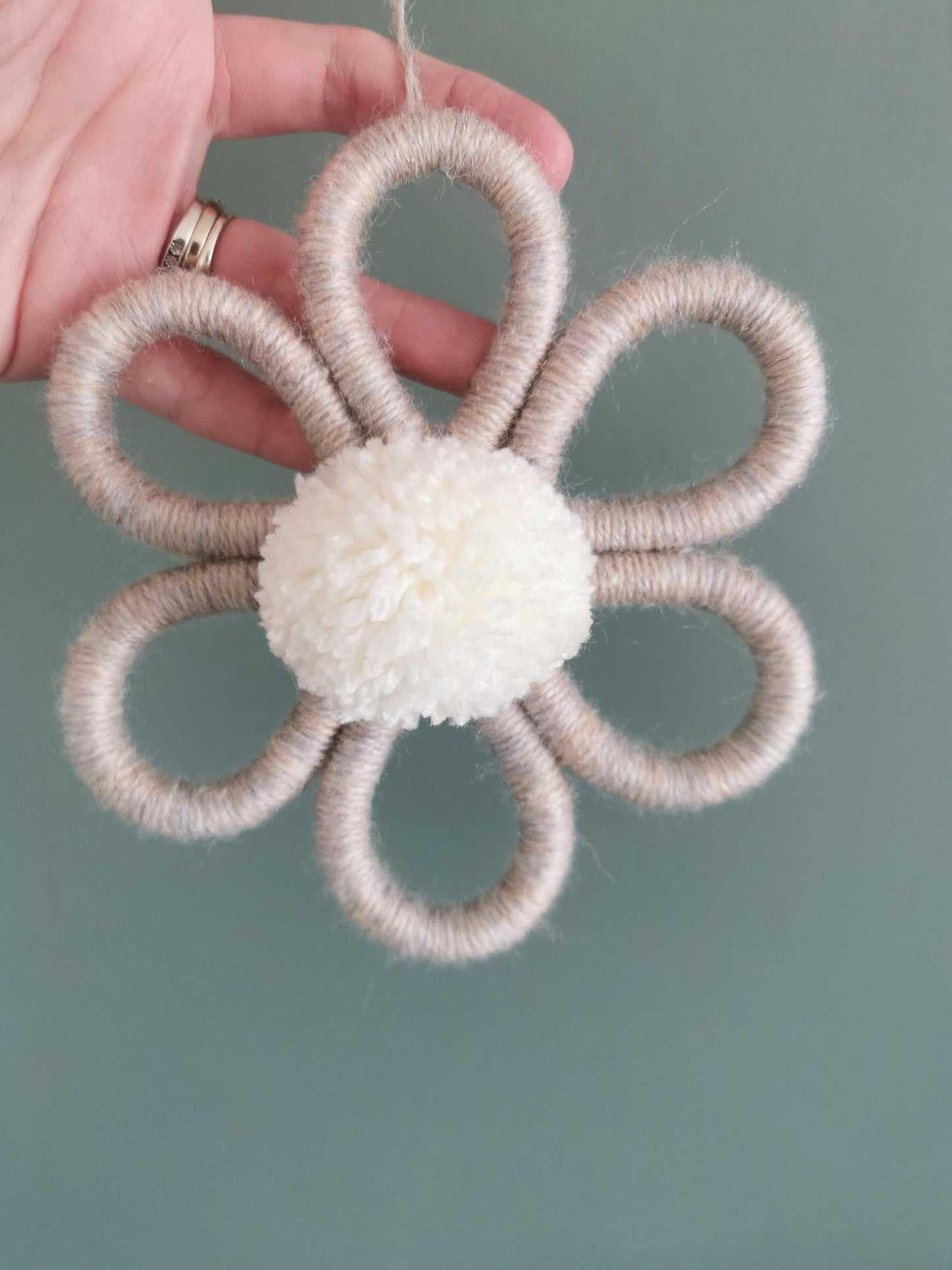 Macrame flower wall hanging decoration, nursery decor, boho flower wall hanging, girls nursery decor, neutral flower